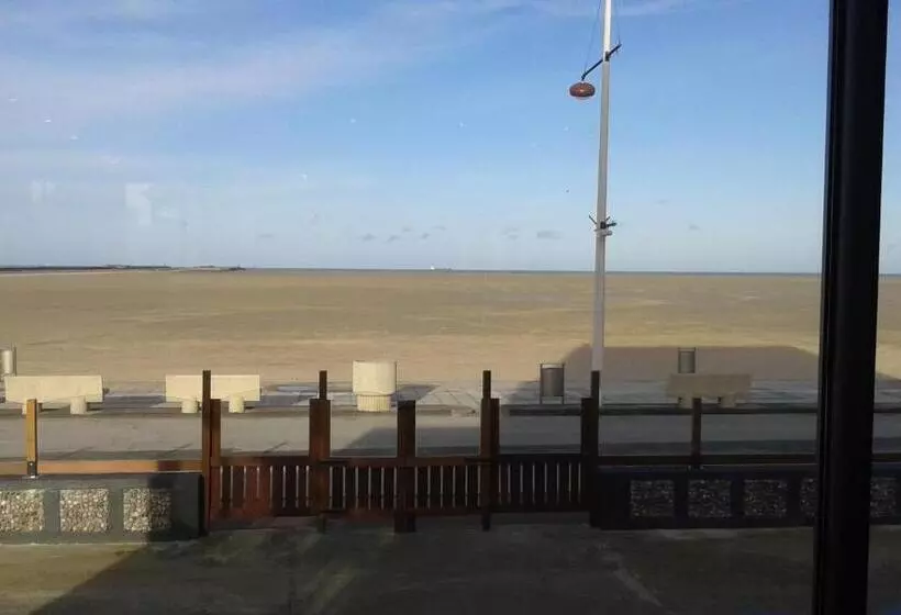 Hotelli Face à La Mer