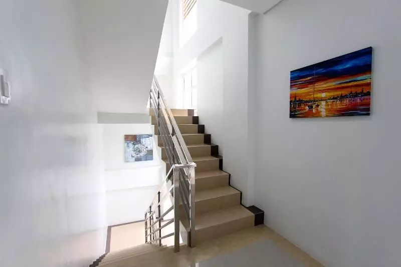 Rusville Hotel & Residences