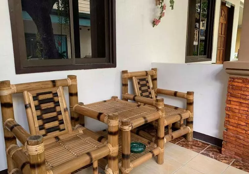 ホテル St Vincent Cottages Dee And Timmy Side