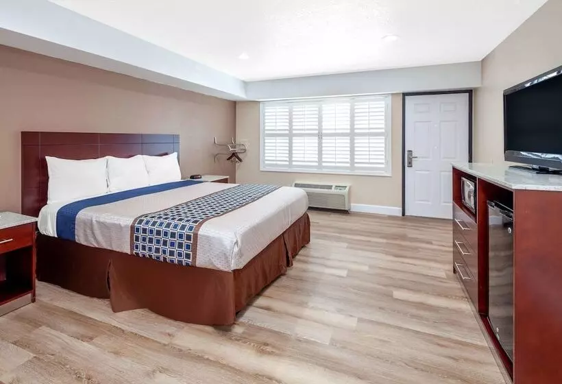 モーテル Travelodge By Wyndham Harbor City