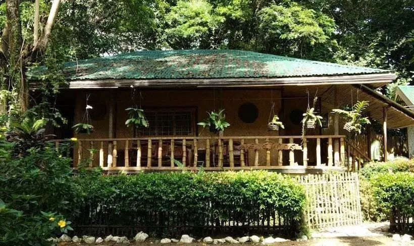 پانسیون Nelly's Nipa Hut