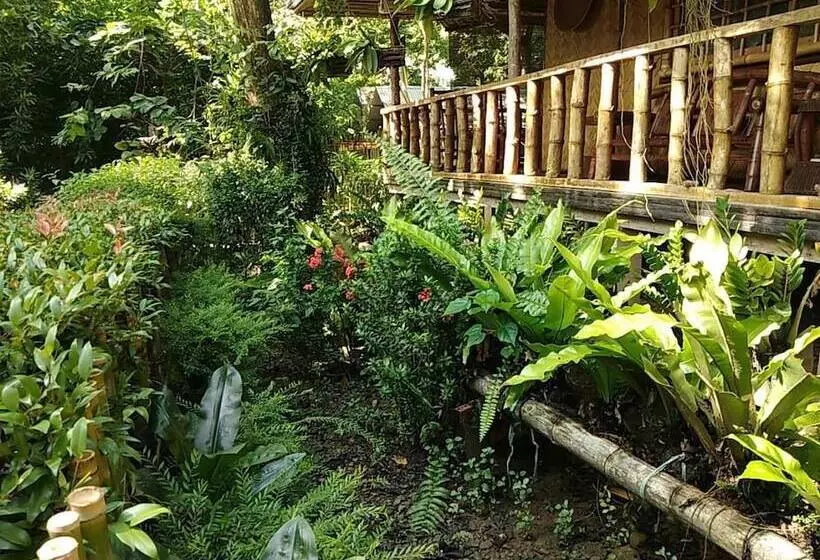 پانسیون Nelly's Nipa Hut