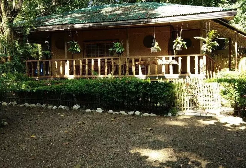 پانسیون Nelly's Nipa Hut