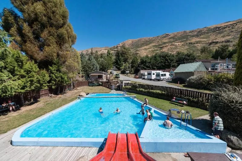 هتل Mt Aspiring Holiday Park