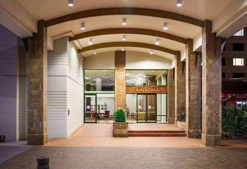 Novotel Rotorua Lakeside