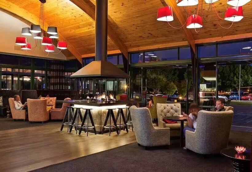 Novotel Rotorua Lakeside