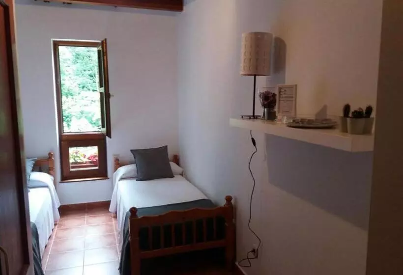 Albergue Cabrales   Hostel
