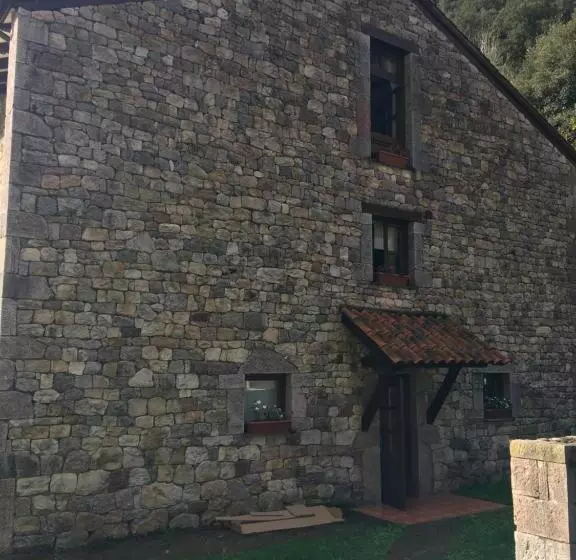 Albergue Cabrales   Hostel