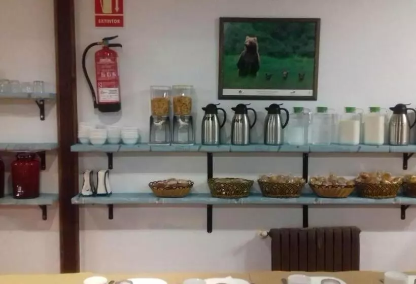 Albergue Cabrales   Hostel