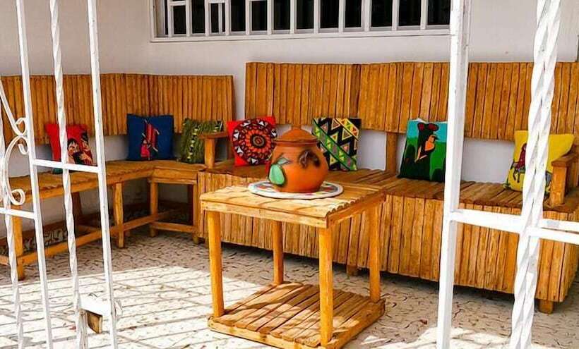 호스텔 Hostal Liwa Kashi