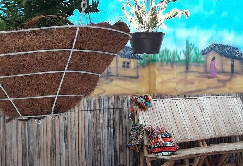 호스텔 Hostal Liwa Kashi