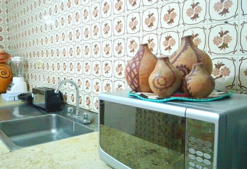 호스텔 Hostal Liwa Kashi