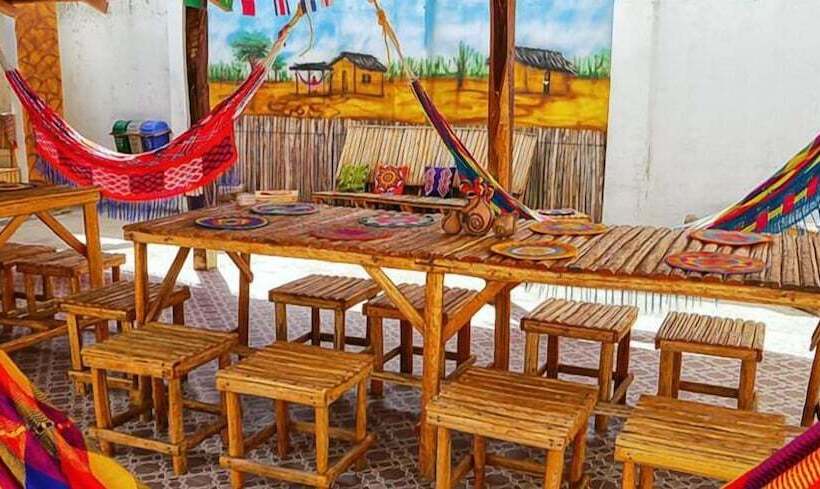 호스텔 Hostal Liwa Kashi