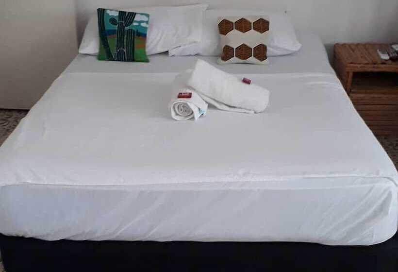 호스텔 Hostal Liwa Kashi