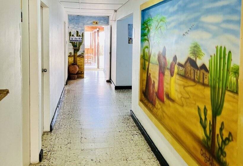 호스텔 Hostal Liwa Kashi