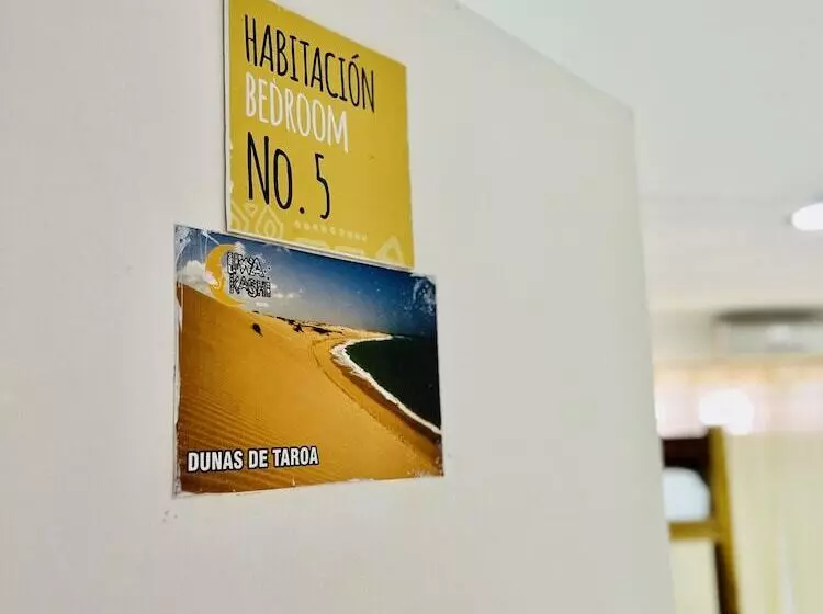 ユースホステル Hostal Liwa Kashi