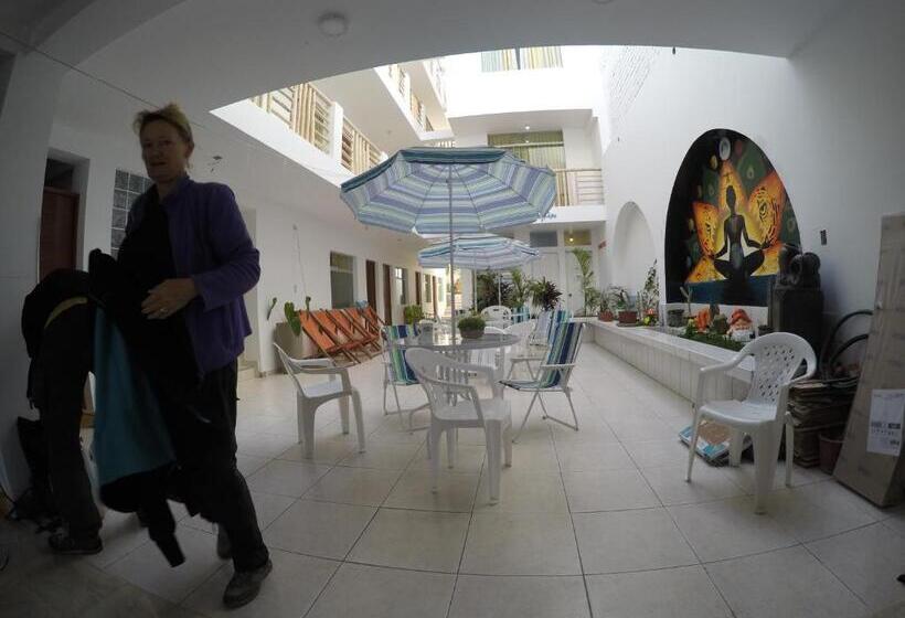 ユースホステル Paracas Backpackers House