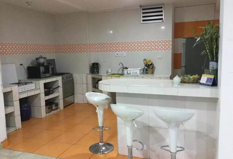 Retkeilymaja Paracas Backpackers House