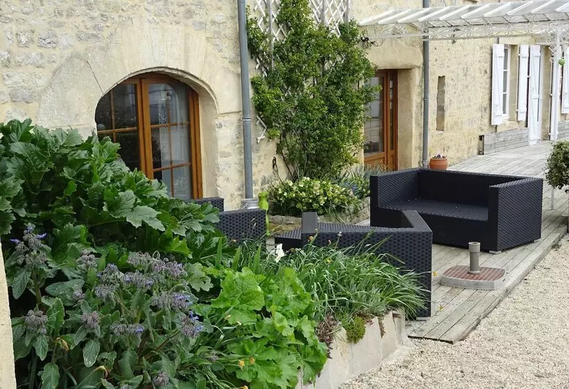 Aamiaismajoitus (B&B) La Ferme Aux Chats