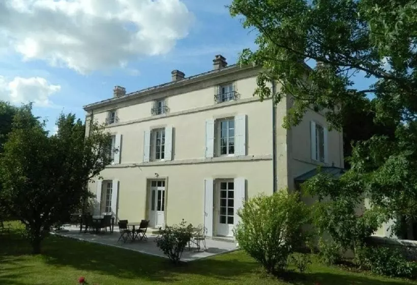 تختخواب و صبحانه Le Bois De Ré