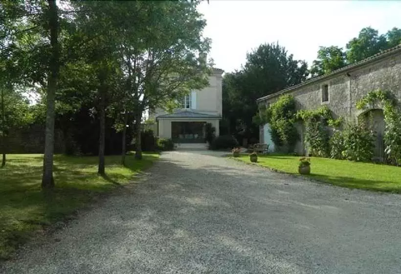 تختخواب و صبحانه Le Bois De Ré