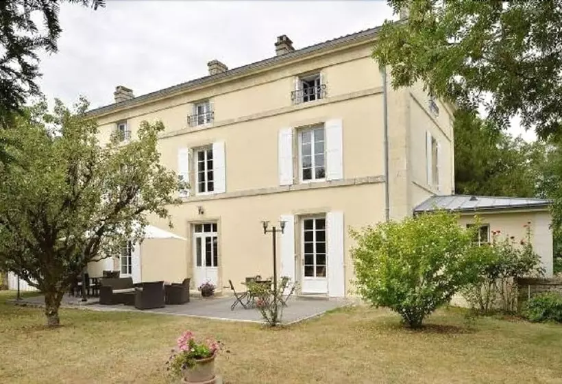 تختخواب و صبحانه Le Bois De Ré