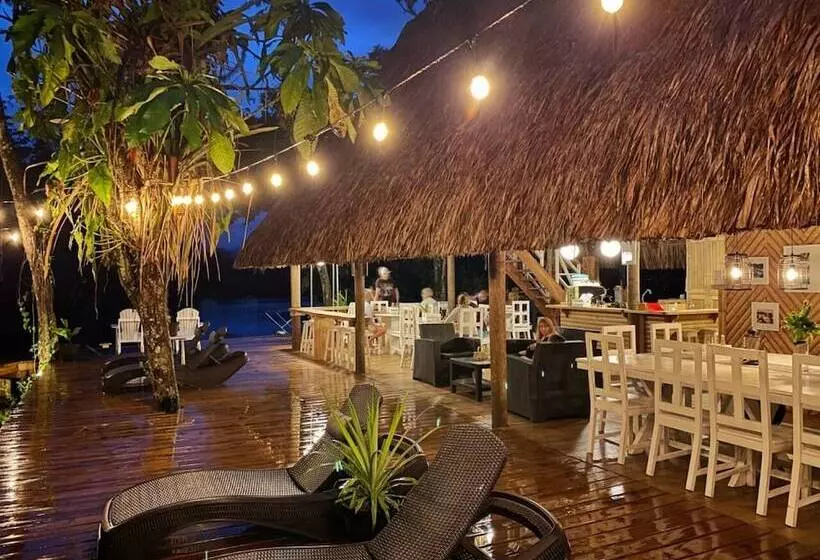 Boatique Hotel And Marina   Hostel