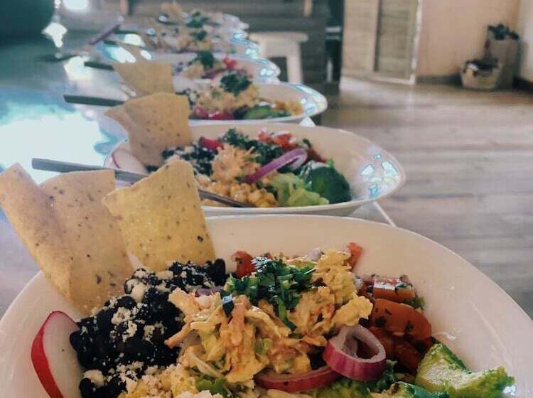 Boatique Hotel And Marina Hostel