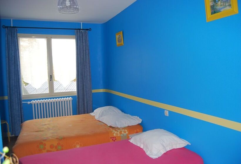 Отель Hôtel Aux Amis Réunis