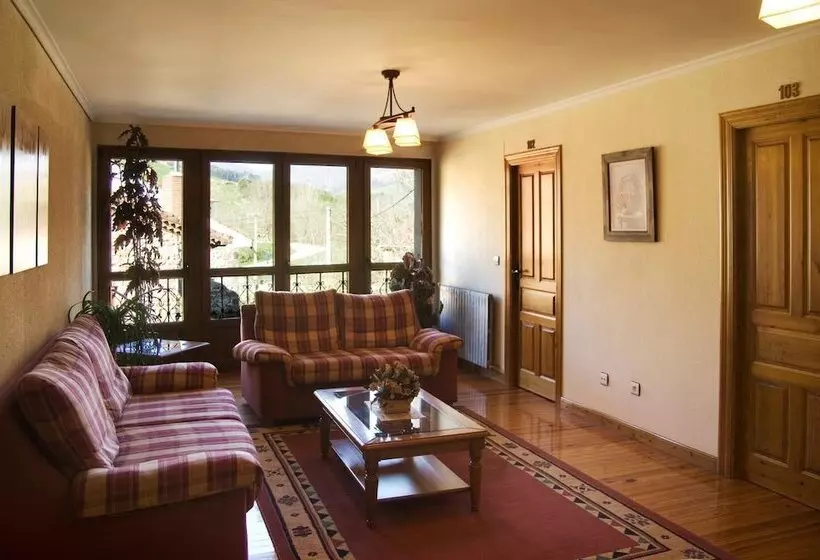 Hotelli Posada Rural Peñasagra