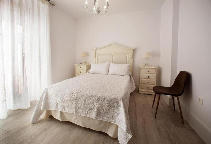 פנסיון Nuevo Monteftur