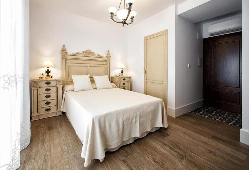 פנסיון Nuevo Monteftur