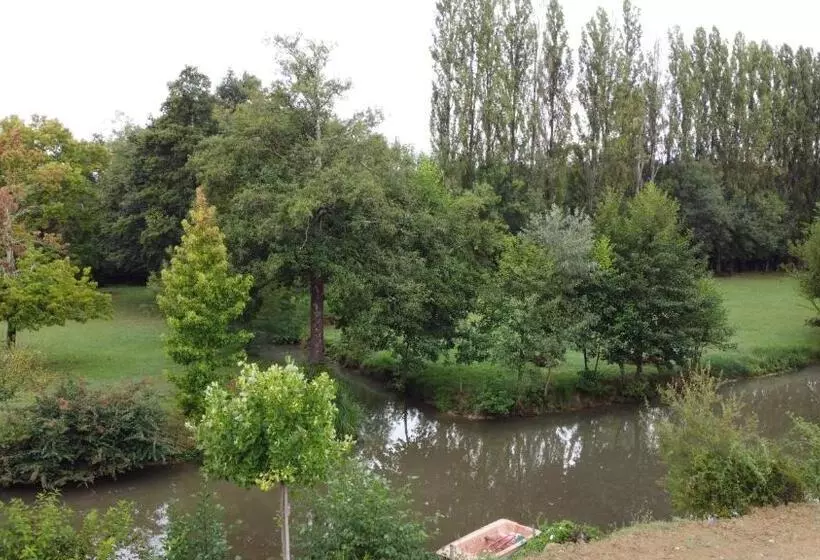 Aamiaismajoitus (B&B) Moulin Notre Dame