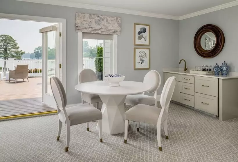 ベッドアンドブレックファースト The Oaks Waterfront