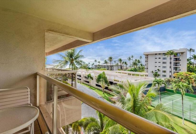 Castle At Maui Banyan