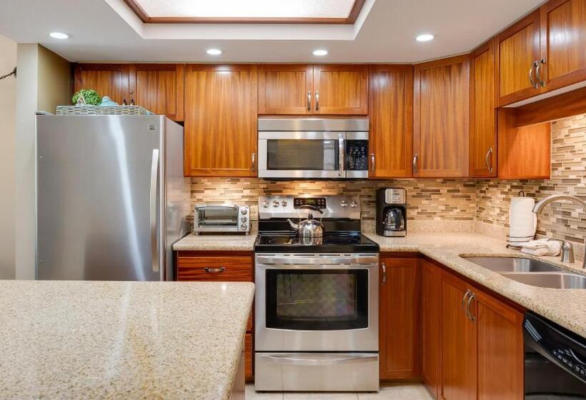 Castle At Maui Banyan