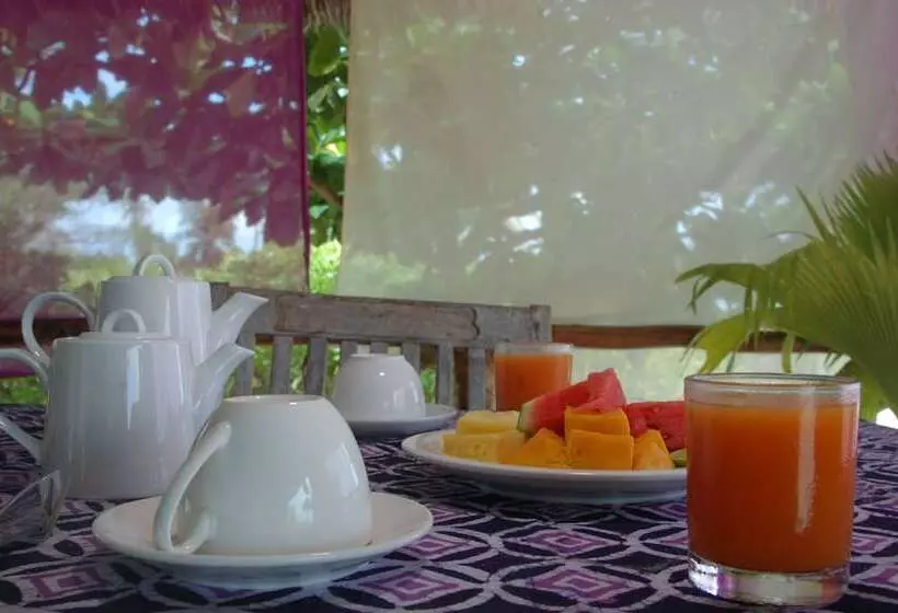 ホテル Blue Earth Beach Bungalow