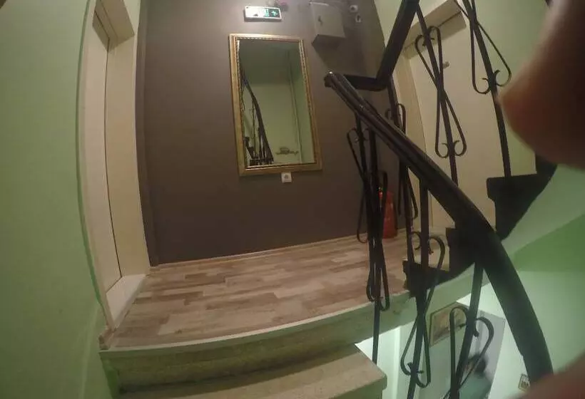 ホテル Puffin Suites