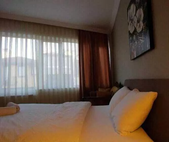 ホテル Puffin Suites