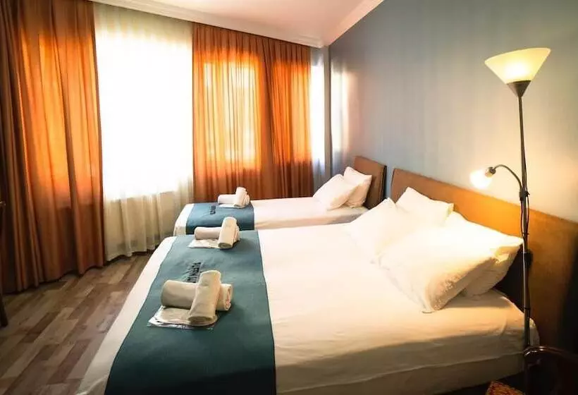 ホテル Puffin Suites