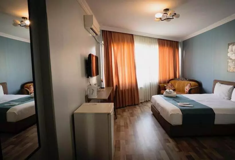 ホテル Puffin Suites