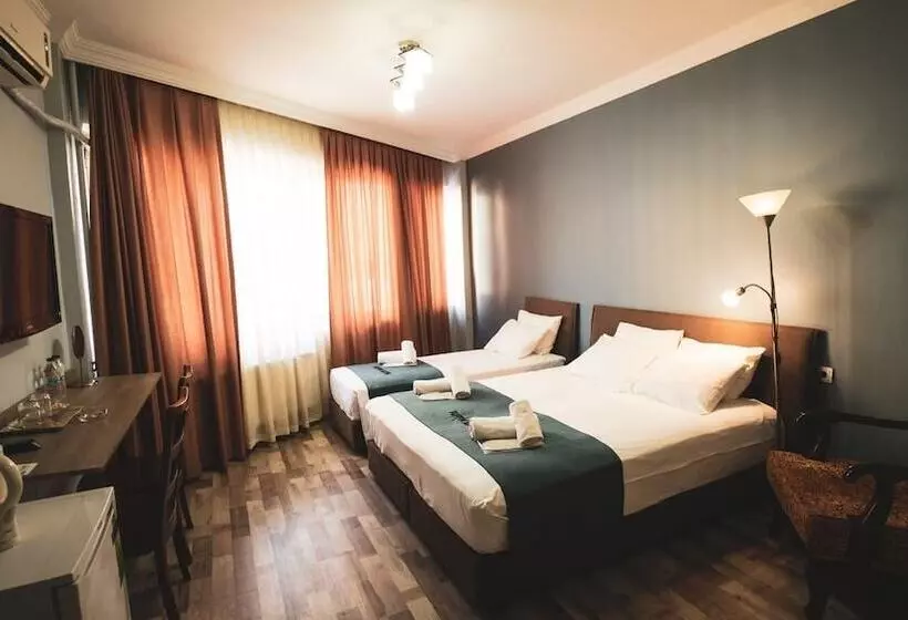 ホテル Puffin Suites