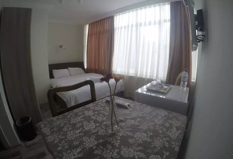 ホテル Puffin Suites