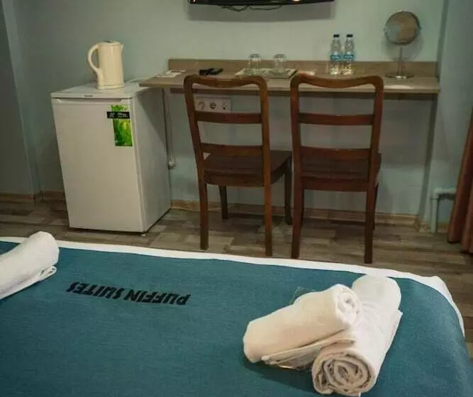 ホテル Puffin Suites