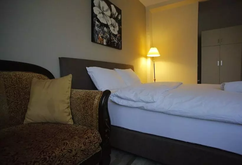 ホテル Puffin Suites