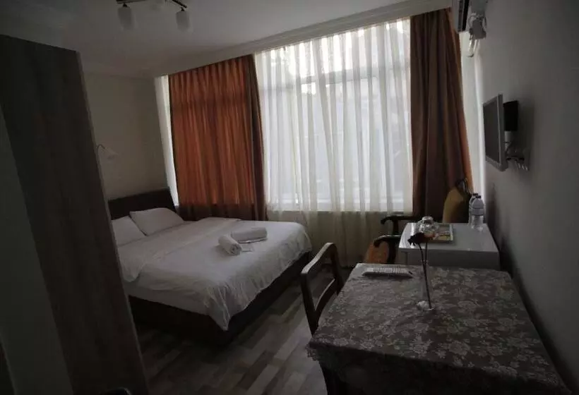 ホテル Puffin Suites