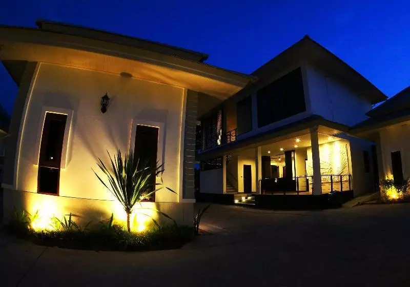 ホテル The Sixnature Resort Bangsaen