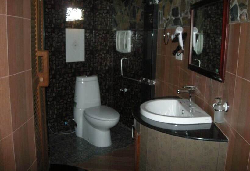 Отель Two Tiger Resort & Spa