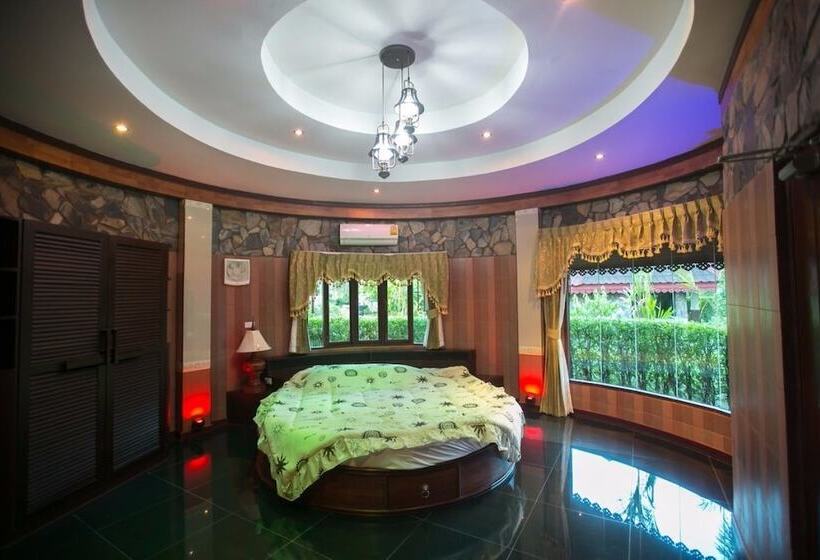 Отель Two Tiger Resort & Spa