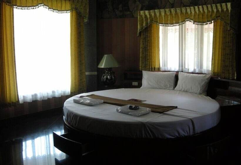 Отель Two Tiger Resort & Spa